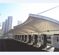 防雨充電樁停車棚